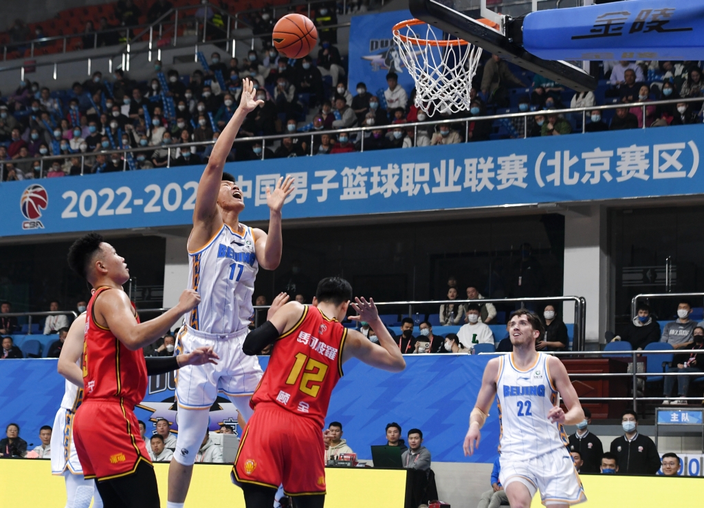 深圳队再次力克对手，客场大胜福建队