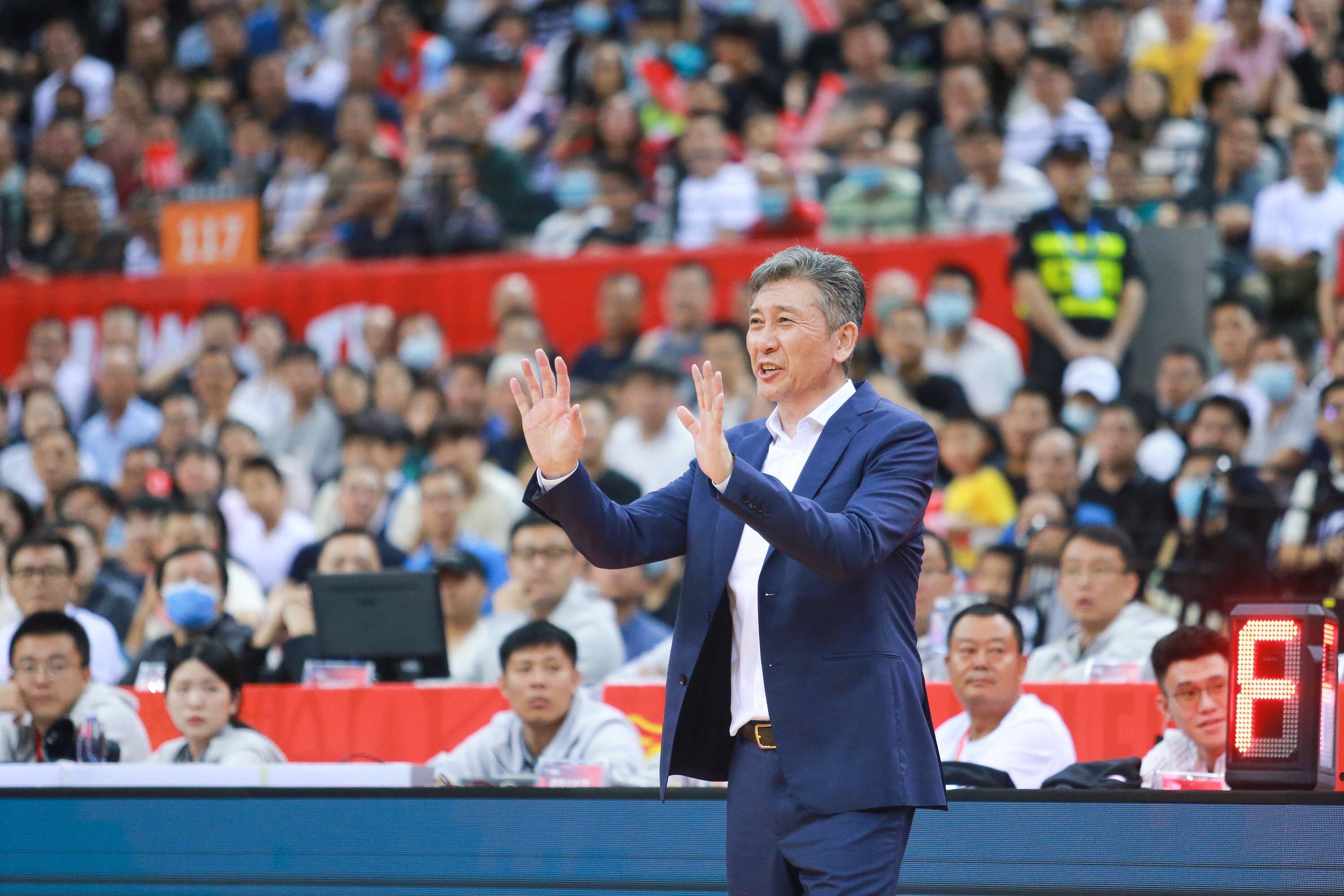 诺里奇联客场大胜，主帅称赞球员拼搏精神